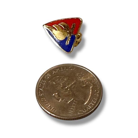 Campfire Girls Membership Pin Girls Gold Tone Blue Red Enamel - Picture 5 of 5